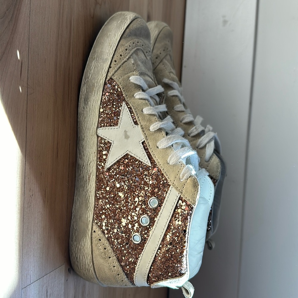 Golden goose mid star sneakers!